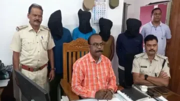 4 held for selling duplicate gold bricks for Rs 10L