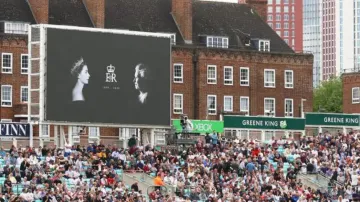 Tribute To Queen Elizabeth II during Eng Vs SA Match 