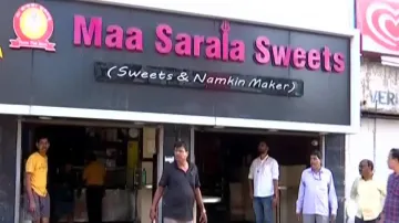 BMC conducts raids on food stalls, eateries; seals 4 for violating norms 