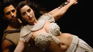 Sidharth Mlahotra & Nora Fatehi in Manike: Thank God Song