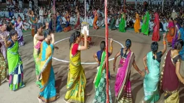Dandiya fever grips Temple City 