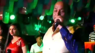 Singer collapses on stage after performing at Durga Puja event in Koraput, dies