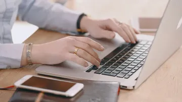 Biggies in IT sector say no to moonlighting