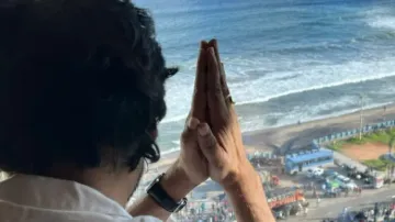 Vizag still tense, Pawan Kalyan barred from holding rallies; confined to hotel