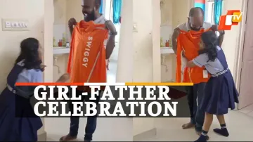 Little Girl, Father, Swiggy Job, Viral Video, OTV News