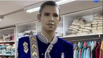 Watch this mannequin has an uncanny resemblance to Barack  Obama