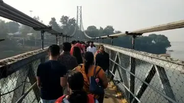 Cuttack Dhabaleswar hanging bridge caps pedestrian limit after Morbi bridge tragedy