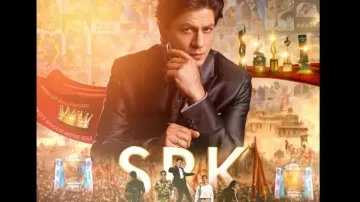 SRK fans fly down from different parts of the world for King’s birthday