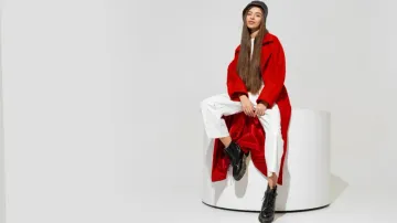 If you are thin, these clothes and accessories will flatter your body type