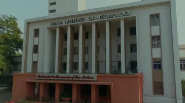 Inspiring! Hawker’s son beats all odds, gets admission in IIT Kharagpur