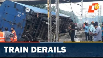 Goods Train,Train Derails,Rajahmundry