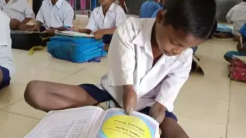 Boy who lost both hands to electrocution seeks Odisha govt's help for artificial limbs