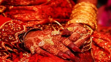 Bride dies during garland exchange following cardiac arrest