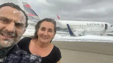 Couple posts selfie with ill-fated plane; internet stunned 