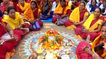 Protest site turns ‘puja ghar’ as Anganwadi workers observe Manabasa Gurubar at Lower PMG Square 