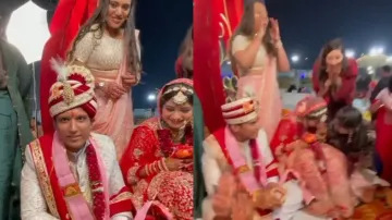 Groom shares ‘baby plans’ with bride on stage