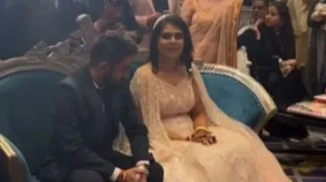 Watch: Groom does unexpected at wedding stage, surprises bride with...
