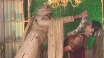 Watch: Bride impresses internet with her 'Matrix Movie Effect' during varmala
