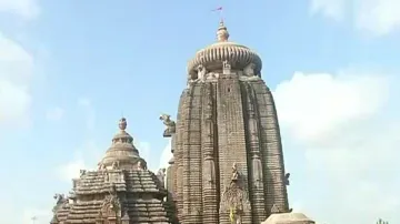 Rituals halted at Lingaraj temple due to non-servitor’s entry 