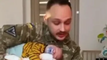 Ukrainian soldier’s lullaby wins hearts on Internet 