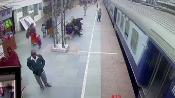 RPF constable saves man after he slips while boarding moving train 