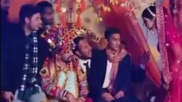Bride gets furious, yells at guests on wedding stage