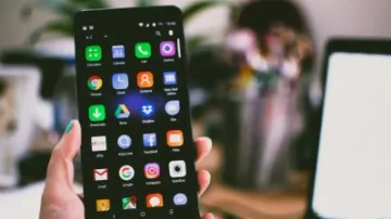 Google removes Smart Reply from Voice app on Android, iOS