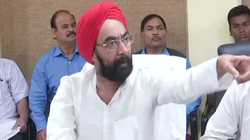 Congress MLA, Santosh Singh Saluja Yelling At Collector