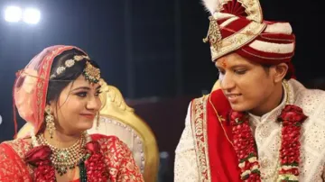 Groom talks about baby immediately after tying knot, watch how bride and 'salis' react