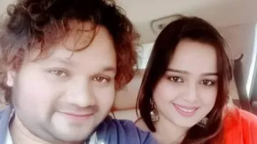 Singer Humane Sagar, wife bury hatchet, to live together again