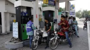 Petrol crisis to hit Pakistan by mid-February