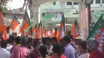 BJP Members Gherao Block Office In Kendrapara