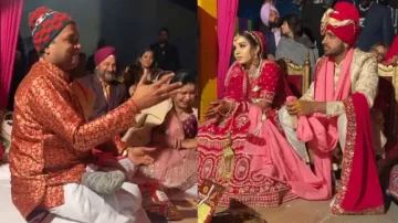 Panditji gives life lessons on wedding mandap