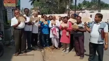 Villagers shoot off 1000 letters to Odisha CM seeking permanent solution to flood 
