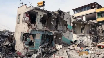 3 dead, over 600 injured after new quake hits Turkey