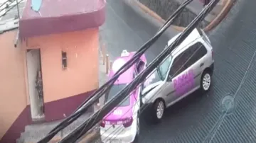 Cursed street! No vehicle can escape from skidding off on this road, watch