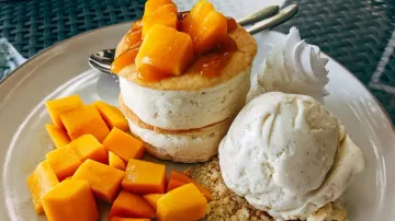 eating mangoes with other foods