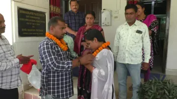 Odisha cops turn matchmakers, solemnise marriage of couple at police station