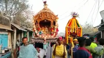 Munsi Melana – A unique Holi celebration between cops and commoners