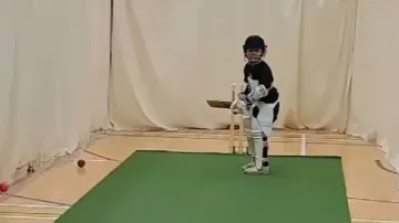 8-year-old boy impresses cricket lovers with his batting skills, fans want him to replace KL Rahul –