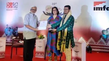 De-addiction activist Dr. Md. Imran Ali receives 2023 Shambhavi Puraskar 