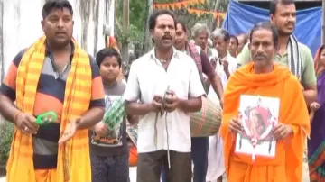 Villagers perform ‘Dasah Kriya’ of monkey after its death in Odisha