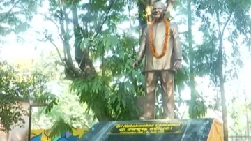 Former Odisha CM’s distorted statue sparks controversy 
