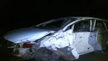 Two die, 2 hurt as car hits tree in Kalahandi