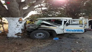 Two killed as van hits tree in Sambalpur