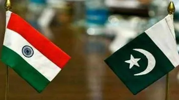Ex-spy chiefs urge India, Pakistan to talk, play cricket