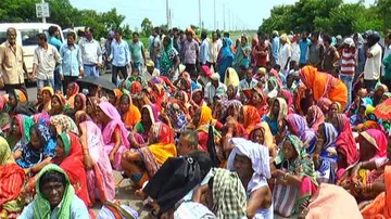 Land losers stage road blockade demanding jobs in IOCL