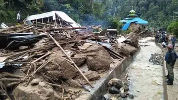 22 killed in Indonesia flash floods, landslides