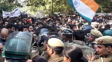 JNU Protest: Students Stopped Before Parliament, Massive Traffic Snarls In Central Delhi