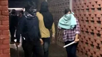 Violence Sweeps JNU Campus; Many Students, Teachers Injured